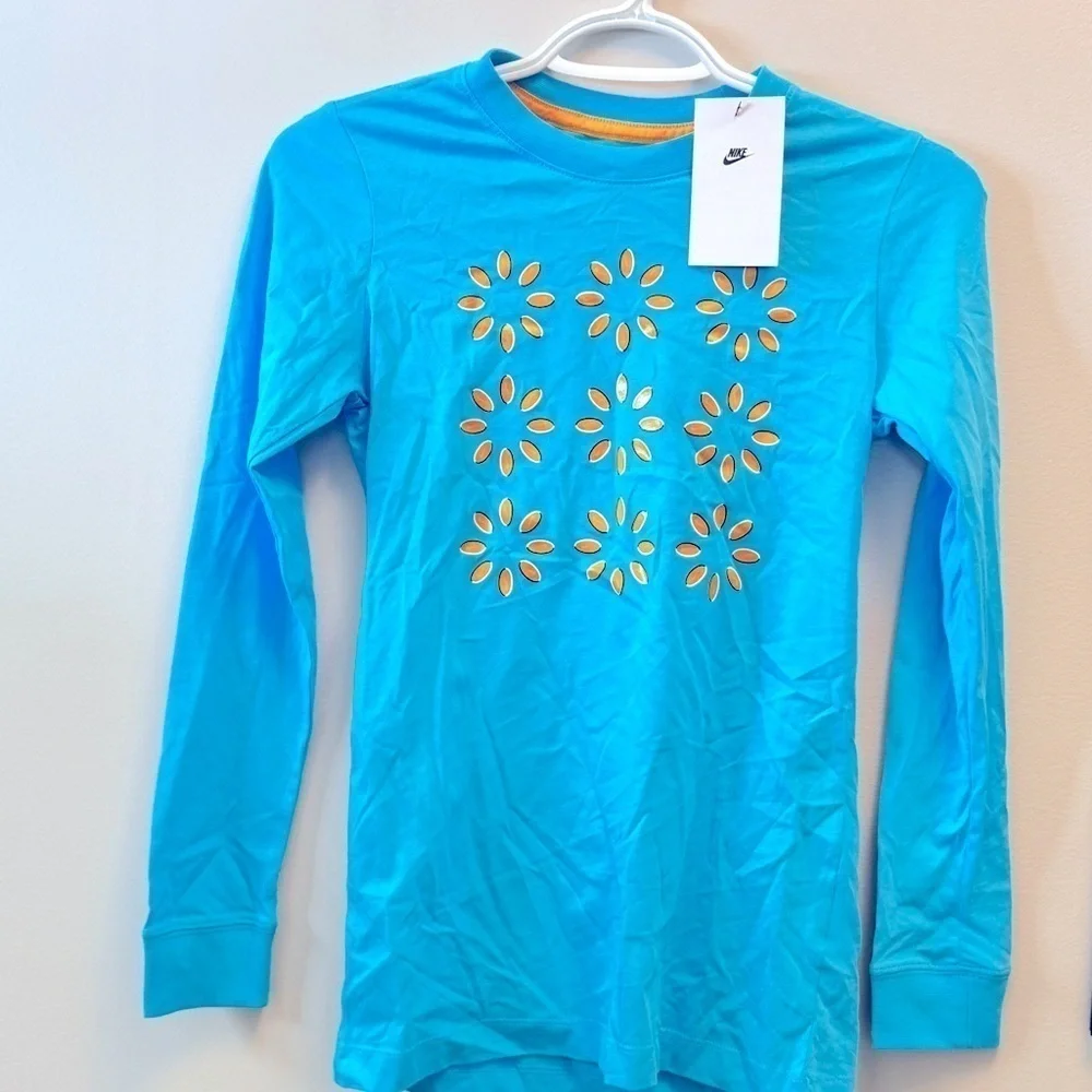 Nike Big Kids Sportswear Relaxed Fit Printed T-Shirt Baltic Blue Size M, shirt